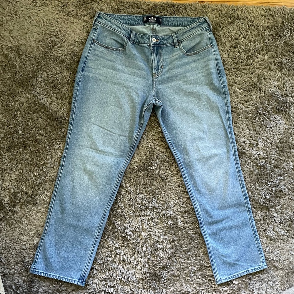 Hollister California Low-Rise Boyfriend Jeans